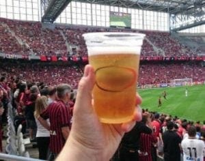 ALEP aprova venda de bebidas alcoólicas nos estádios do Paraná