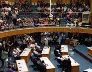 Câmara aprova projeto deve retirar passe livre universal de estudantes
