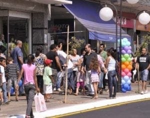 Comércio de Londrina atende em horário especial neste sábado