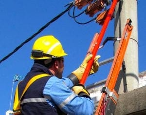 Projeto de Lei pode proibir corte de água e luz em Londrina