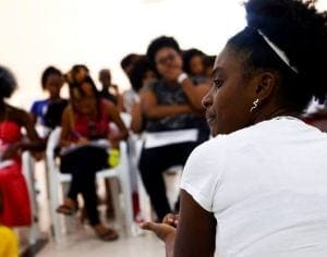 Jovens negras morrem duas vezes mais que as brancas, diz estudo