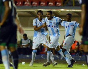 Londrina vence na estreia em casa