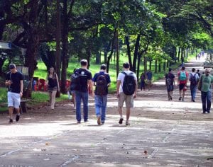 Estudantes da UEL devem se recadastrar para receber passe com desconto