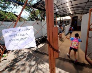Professores de centros educacionais filantrópicos paralisam atividades