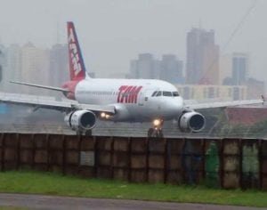 Se greve continuar, aeroporto de Londrina pode fechar a partir de sexta-feira