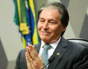 Presidente do senado convoca sessão para votar projeto sobre fretes