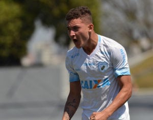 Tubarão enfrenta o Coxa buscando reabilitação no campeonato brasileiro