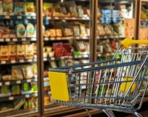 Já faltam alimentos nos supermercados de Londrina e região
