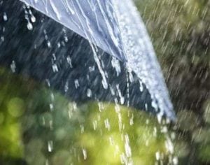 Chove durante a madrugada desta terça-feira em Londrina