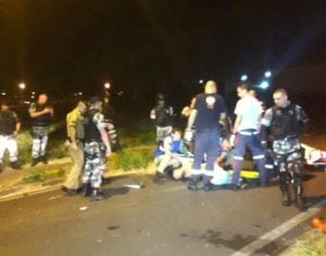 Rapaz morre ao trocar tiros com a polícia em Londrina; outro fica ferido