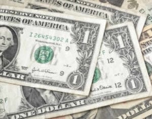 Dólar volta a subir e renova máxima após fala de Bolsonaro em Davos