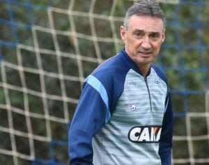 Roberto Fonseca convoca torcida para ajudar o Tubarão a subir na tabela