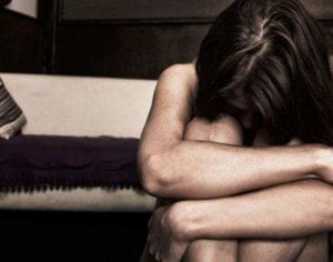 Jovem é estuprada por vários homens após sair da faculdade em Londrina