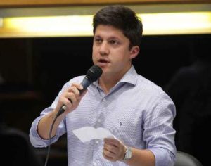 Vereador protocola pedido de revogação da cassação de Boca Aberta