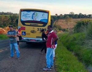 Moradores do distrito de São Luiz denunciam constante quebra de ônibus