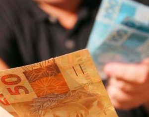 Sonegação no Brasil é 20 vezes maior que gasto com Bolsa Família