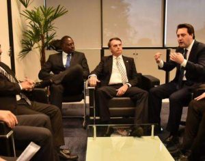 Ratinho Jr. se reúne com Bolsonaro para discutir projetos do Paraná