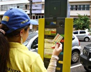 Zona Azul terá pagamento com cartão e controle de vagas em tempo real
