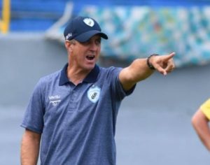 Londrina enfrenta o Paraná nesta terça, com quatro mudanças na equipe