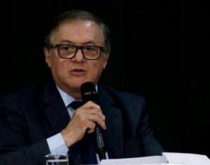Demissões no MEC em disputa interna já causaram R$ 171 mil de desperdício