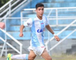 Com três gols de Luquinha, Tubarãozinho goleia o CATS e lidera grupo