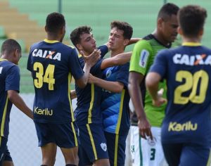 Após nova goleada, Tubarãozinho se classifica em primeiro na Copinha