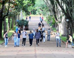 UEL abre inscrições para 44 cursos de especialização; confira as áreas