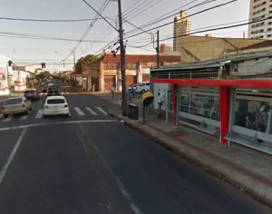 Trecho da Duque é liberado para estacionamento fora de horário de pico