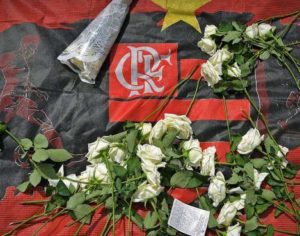 Incêndio no clube mais rico do país acende alerta de segurança