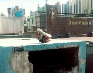 Acesf pede reunião de urgência após túmulos serem violados em Londrina