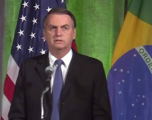 Bolsonaro chama manifestantes da educação de ‘idiotas úteis’