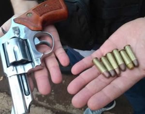 Polícia cumpre 20 mandados de busca e apreensão em Londrina