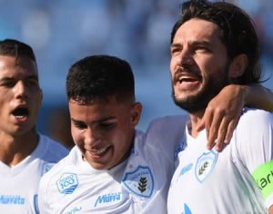 Londrina goleia o Athletico e chega à semifinal do Paranaense