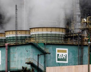Petrobras aumenta preço da gasolina em 3,5% nas refinarias