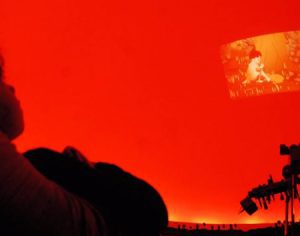 Planetário de Londrina faz três exibições na tarde deste sábado