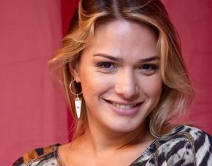 Atriz trans de ‘A Dona do Pedaço’ mostra foto antes da transição