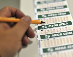 Mega-Sena acumula e pagará R$ 43 milhões na próxima quarta-feira