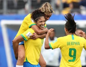 Estreia do Brasil na Copa do Mundo Feminina dobra audiência de TV