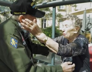 Casal separado pela 2ª Guerra, reencontra-se 75 anos depois