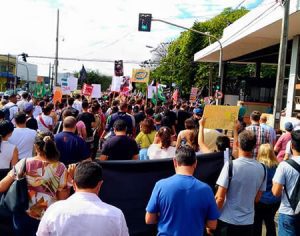 Manifestantes protestam contra Reforma da Previdência em Londrina
