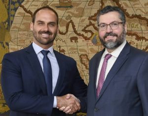 Chanceler confirma indicação de filho de Bolsonaro como embaixador nos EUA