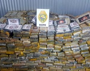 Polícia Militar apreende 3,3 toneladas de cocaína no litoral do Paraná