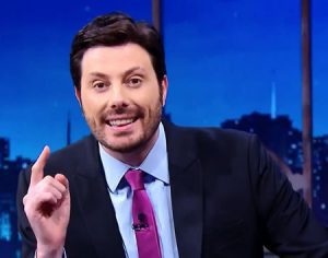Danilo Gentili diz que é demitido após zombar de Eduardo Bolsonaro