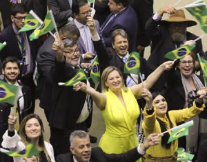 Dinheiro de bolão pró-Reforma vai para churrasco de deputados