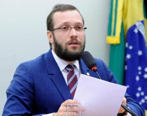 Deputado londrinense tenta impedir ‘CPI das Fake News’ no Congresso