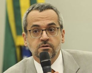 Cinco ministros de Bolsonaro tiram férias com menos de 7 meses de governo
