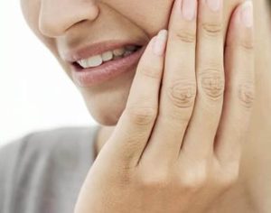 Pesquisadores da UEL recrutam pessoas com hipersensibilidade nos dentes