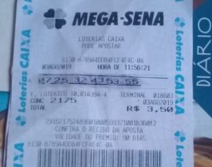 Mulher tenta retirar prêmio da Mega-Sena com bilhete falso