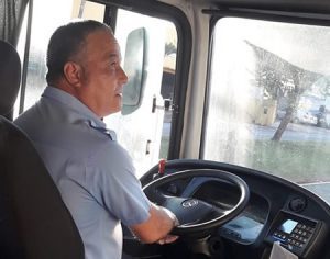 Motorista desvia da rota para socorrer passageira que passava mal em Londrina
