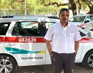 Taxista encontra US$ 18 mil e devolve dinheiro aos donos